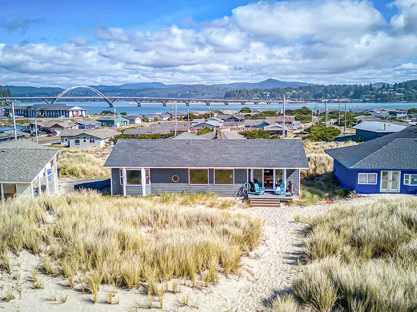 310 NW Oceania Dr, Waldport, OR 97394