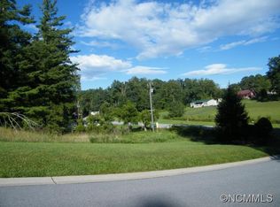 3 King Heights Dr, Fletcher, NC 28732