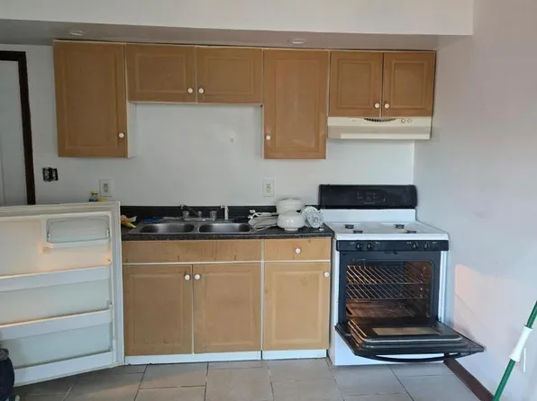 521 Washington Ave #4, Jermyn, PA 18433