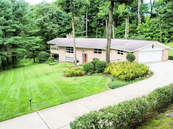 4644 Lexington Dr, Steubenville, OH 43953