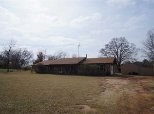 895 N Main St, Reklaw, TX 75784