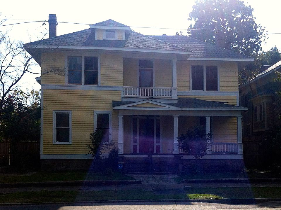 5 min from downtown, I-10, & new airbus facility