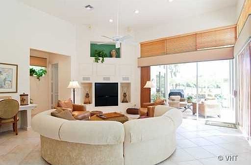 4th image of 20 Somerset Dr