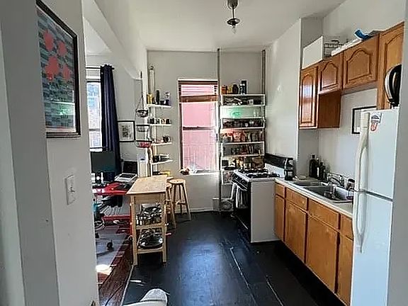 2nd image of 762 Franklin Ave APT 2