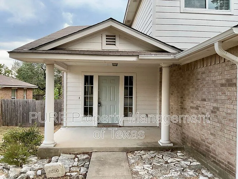 4 bed, 3.0 bath, 2300 sqft, $2,250 — Photo 2
