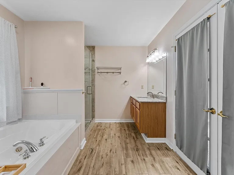10948 Sunset Hills Dr — Photo 44
