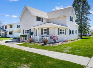 637 8th St, Nevada, IA 50201