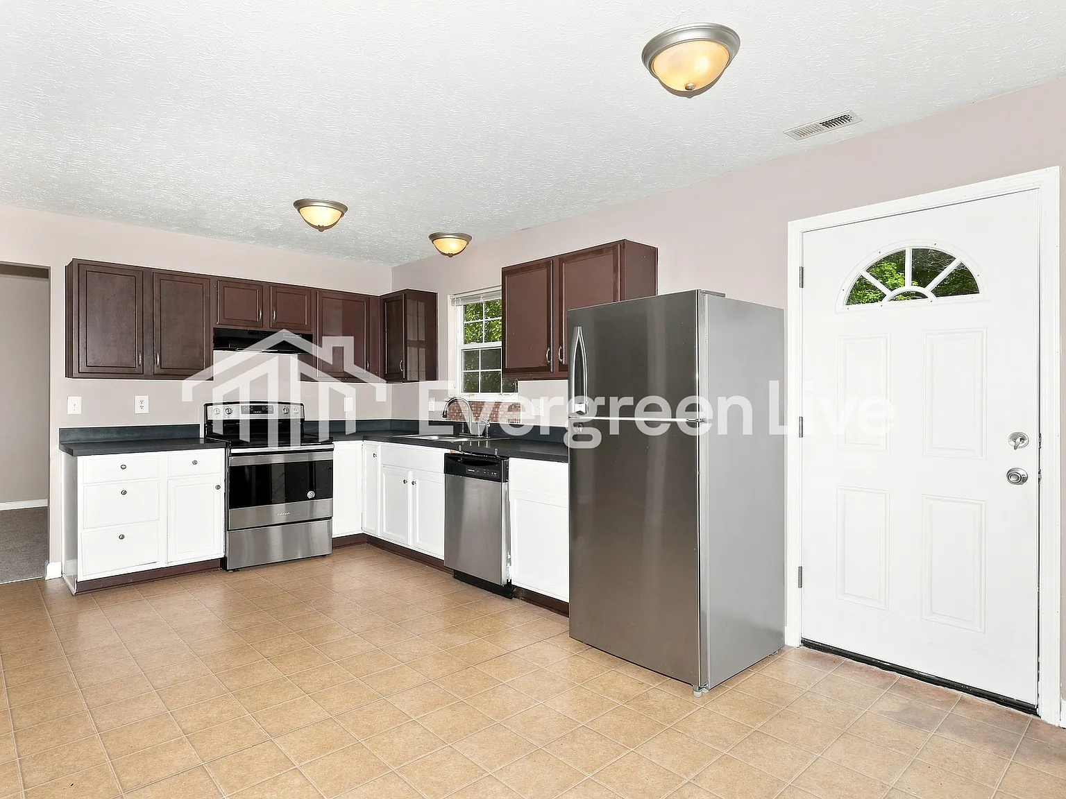 3 bed, 2.5 bath, 2047 sqft, $1,845 — Photo 4