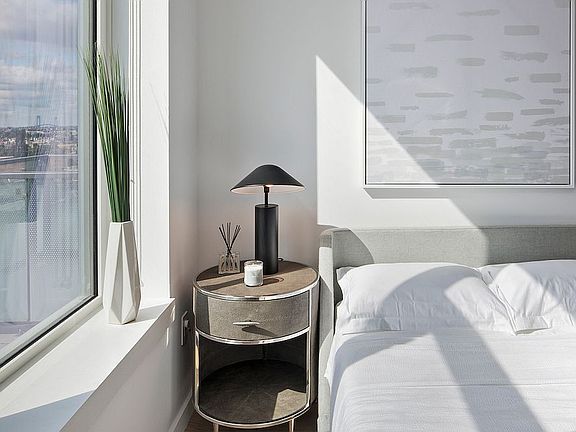4th image of 123 Linden Blvd APT 18X