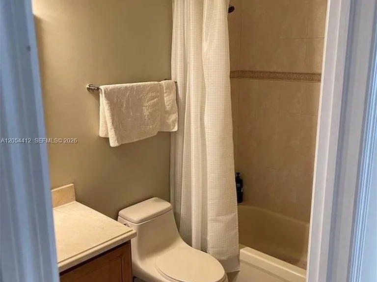 5271 SW 8th St #501 — Photo 6