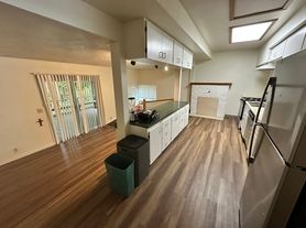 10025 SW Boones Ferry Rd