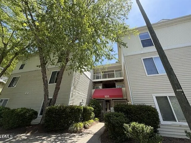 4 bed, 4.0 bath, 1224 sqft, $1,900 — Photo 1