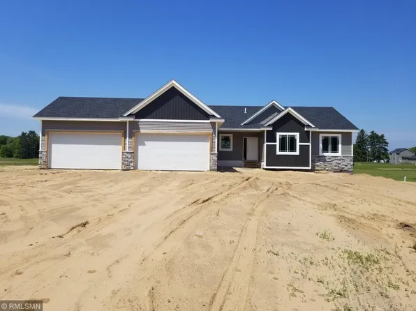 1108 Tiger Ct, Isanti, MN 55040