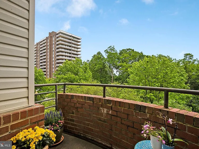 301 S Reynolds St #206 — Photo 7