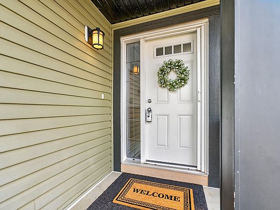 4th image of 11 Springdale Point E