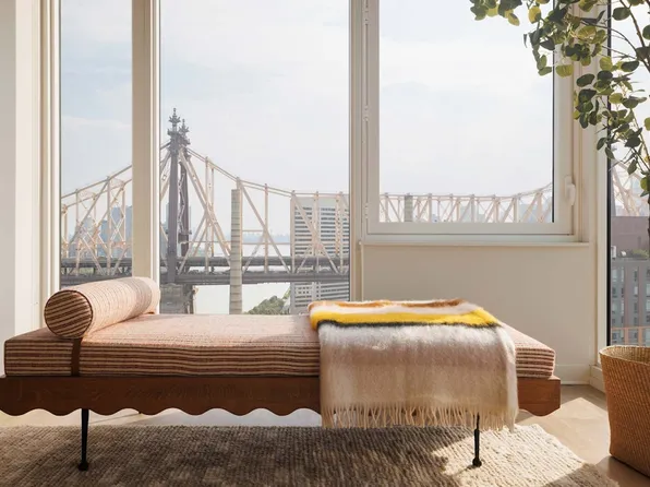 430 Main Street image 4 of 18