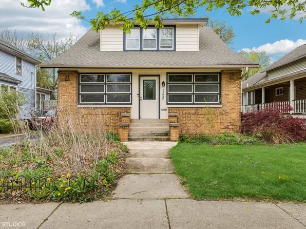 12847 Maple Ave, Blue Island, IL 60406