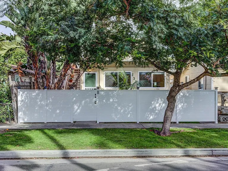 Ocean Avenue Duplex — Photo 2