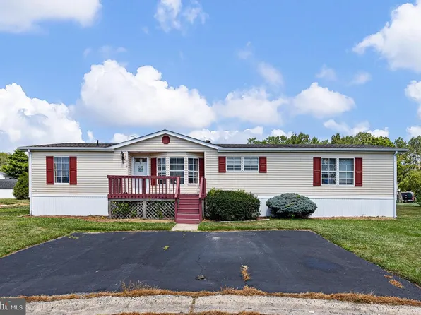217 Holly Ct, Bear, DE 19701