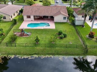 5001 Hawkes Bluff Ave, Davie, FL 33331