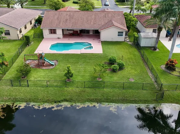 5001 Hawkes Bluff Avenue, Davie, FL 33331
