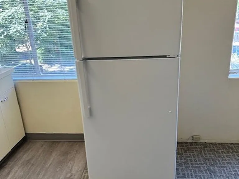 Eugene Manor Apartments — Photo 13