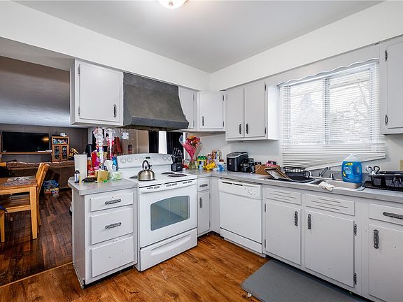 4th image of 5380 W Ridge Rd