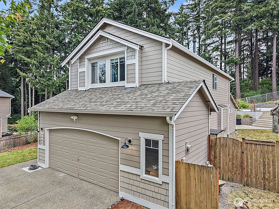 4th image of 4905 Highland Court SE