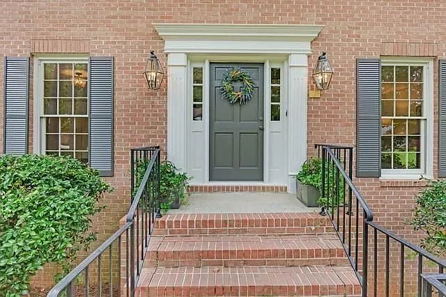 4 bed, 3.0 bath, 2846 sqft, $3,900 — Photo 2