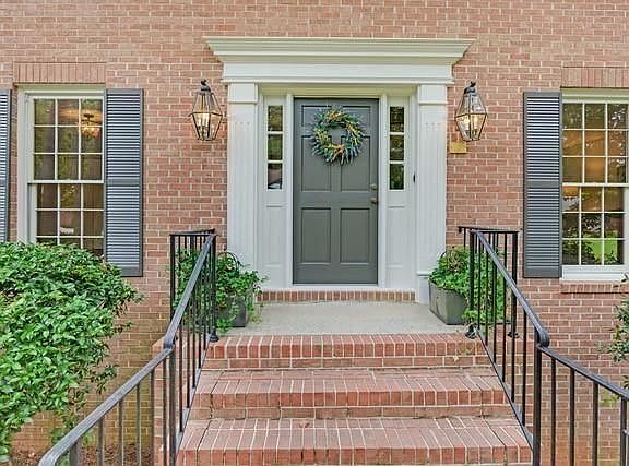 2nd image of 2853 Northbrook Dr