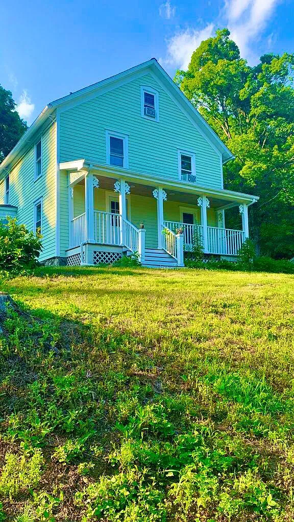 2 bed, 900 sqft, $3,150 — Photo 1