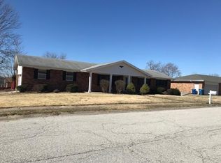 3101 Kister Dr, Saint Charles, MO 63301