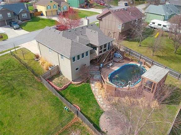 3rd image of 1214 Hampton Ct