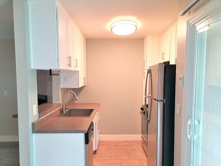 212 Sprucewood St #1 — Photo 3