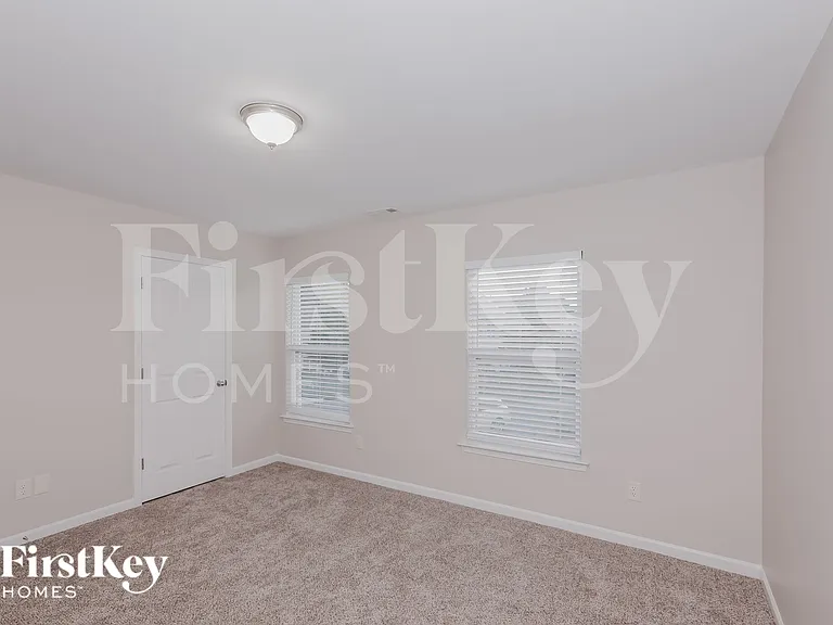 706 Perth Dr — Photo 14