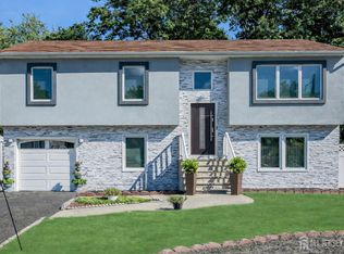 34 Vernon St, Parlin, NJ 08859