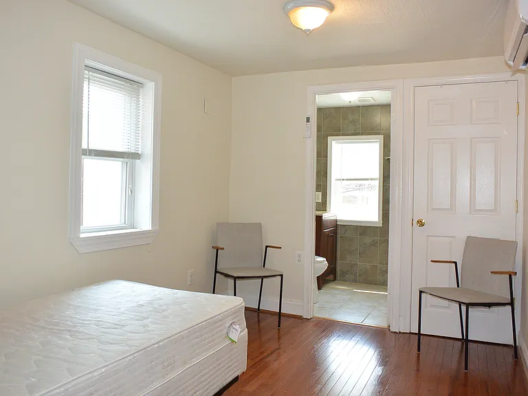 922 Light St #A — Photo 3