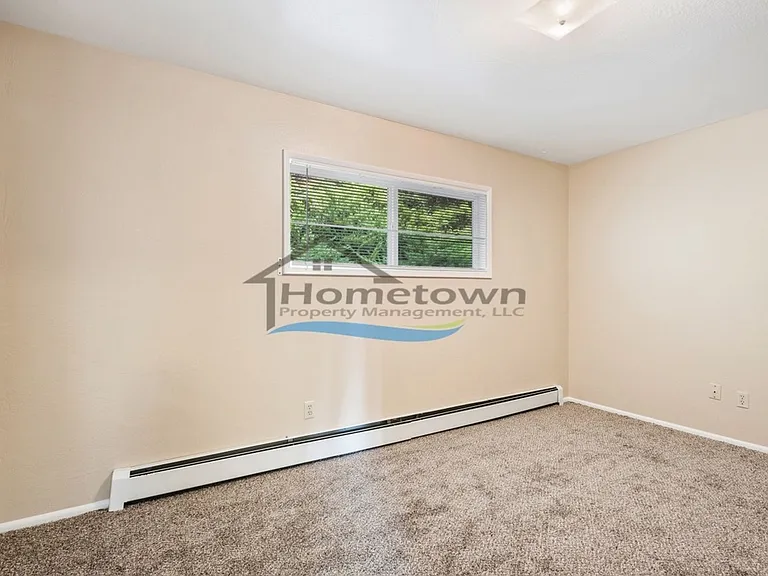 2432 & 2433 E Stowe Ct — Photo 34