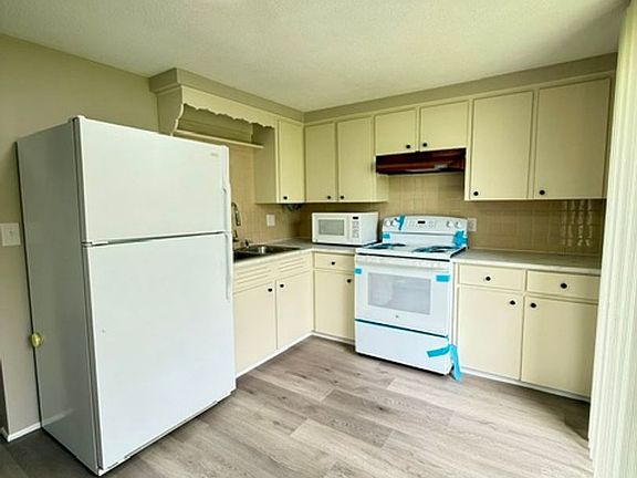 2nd image of 1007 Delwood Rd