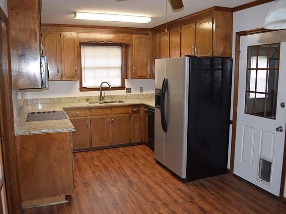 3rd image of 267 Graceland Cir