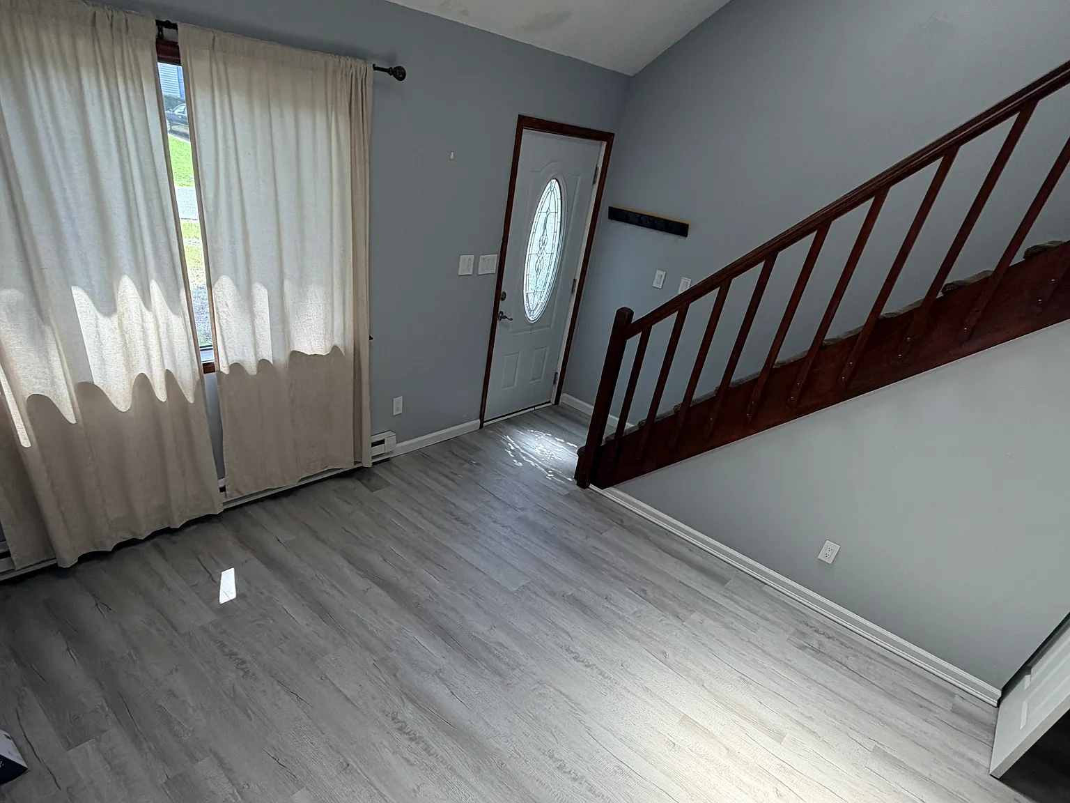 4 bed, 1827 sqft, $2,300 — Photo 2