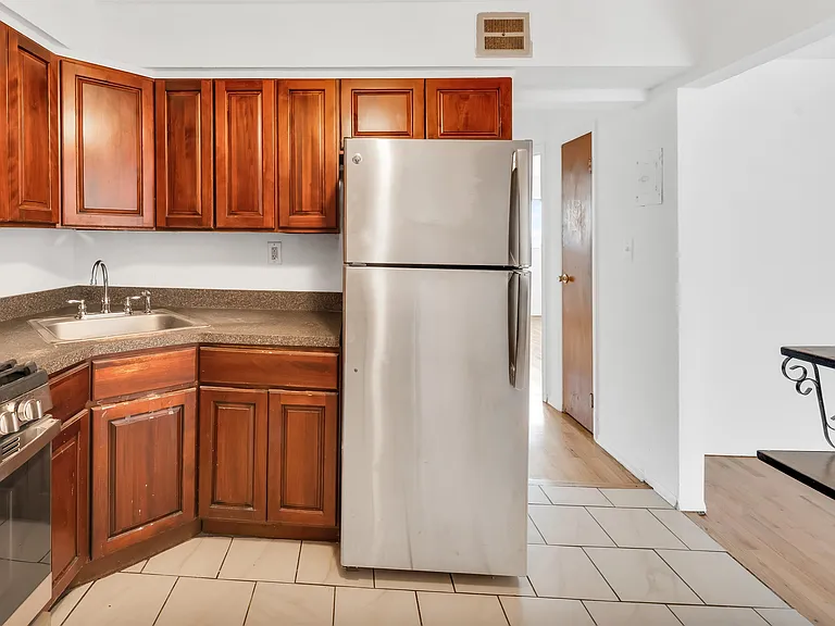 30 Skyline Dr #3 — Photo 8