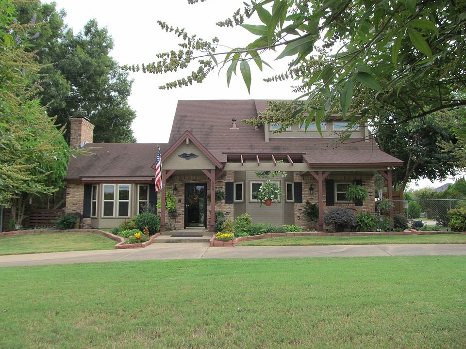 1st image of 1008 Sherman Dr
