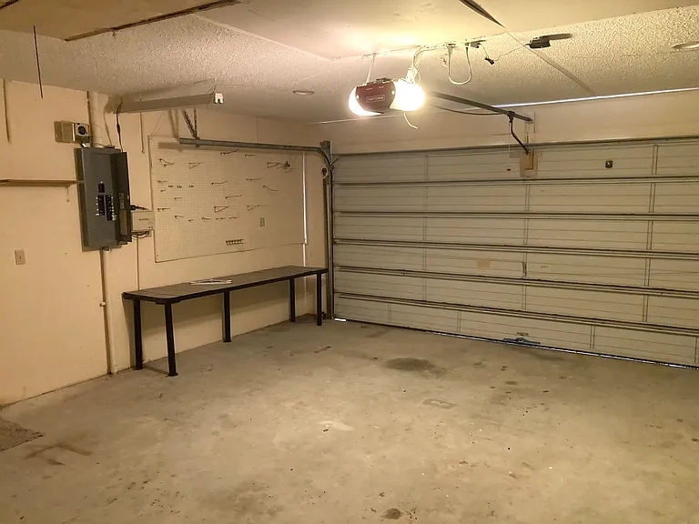 Garage_10122022