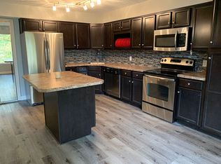 41 Lakeshore Dr, Clarksville, IN 47129