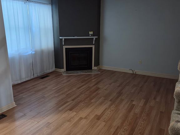 4th image of 110 High Point Ln