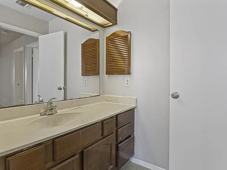 1022 Baden — Photo 22