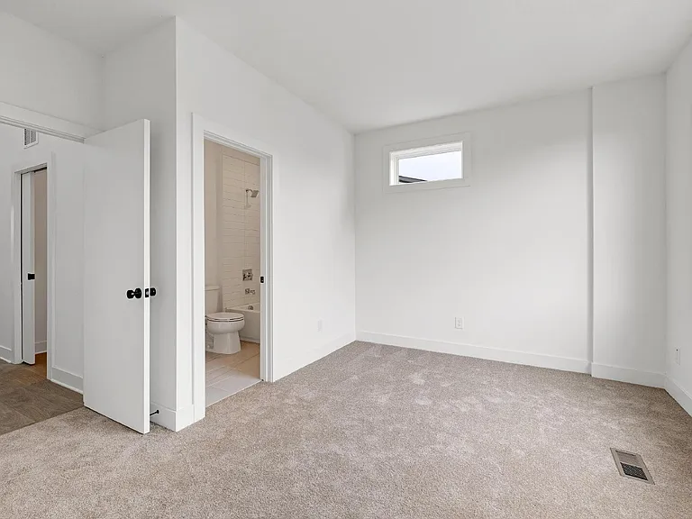 1412 Sawyer Rd #102 — Photo 17
