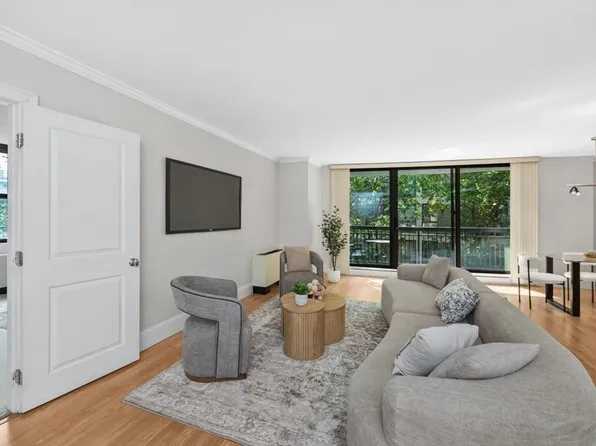 50 Longwood Ave APT 517, Brookline, MA 02446