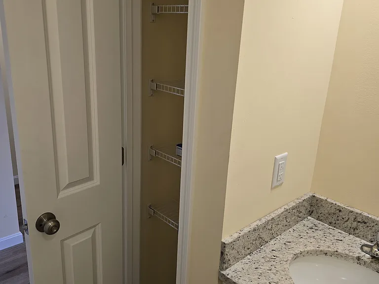 2-5 Megway Ct — Photo 27